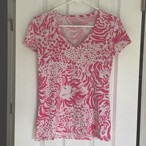 Lilly Pulitzer 70082 Michele V-Neck Top Get Spotted Pink and White Sz Small EUC